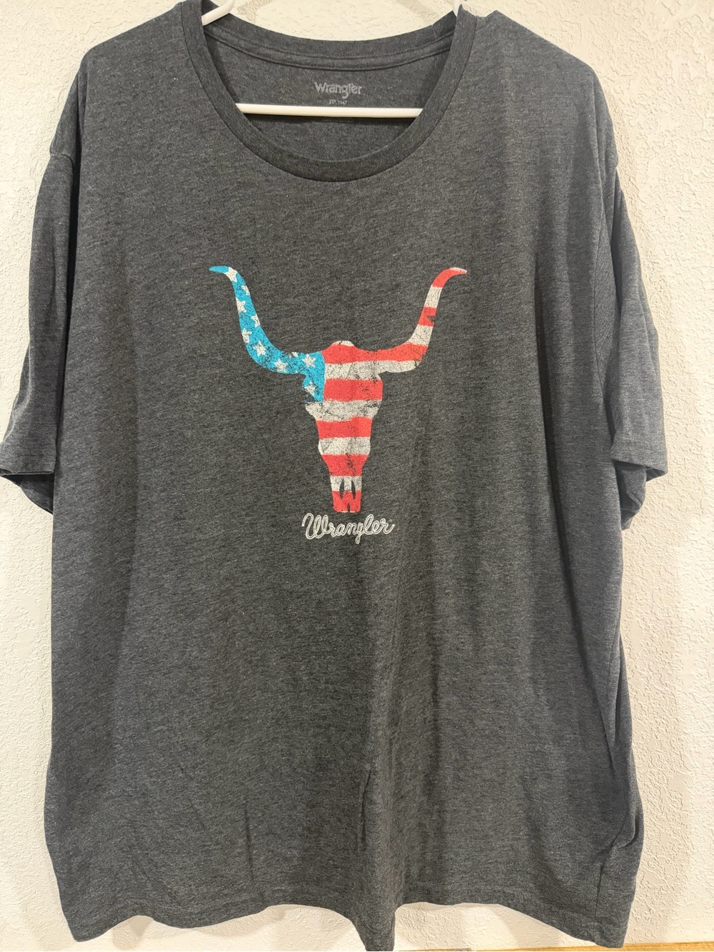 Wrangler Charcoal Short-Sleeve Tee with American Flag Longhorn - Picture 1 of 4
